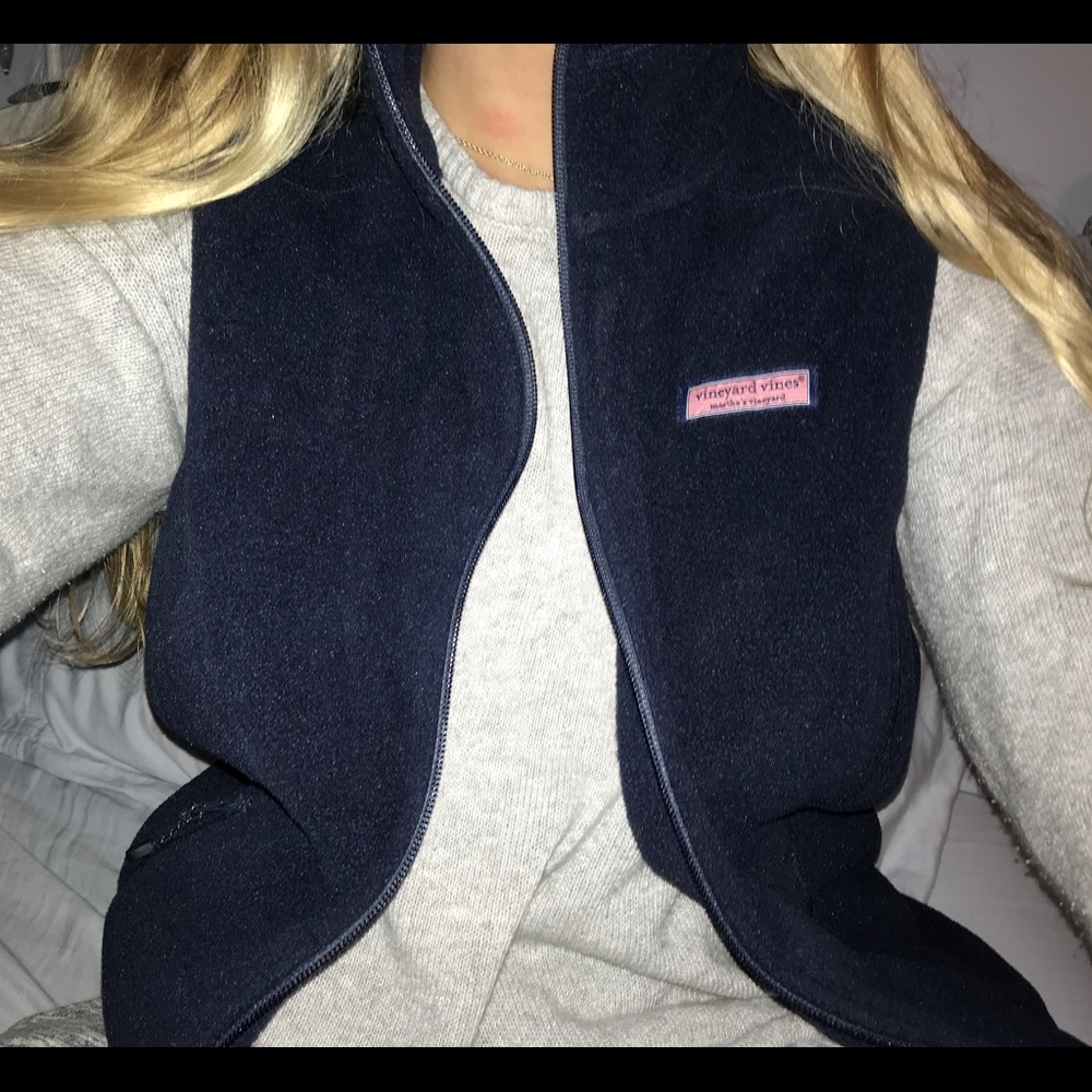 Small Women’s vineyard vines vest
